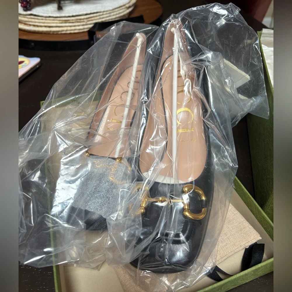 Gucci Black Leather Heels with Gold Horsebit - Picture 8 of 14